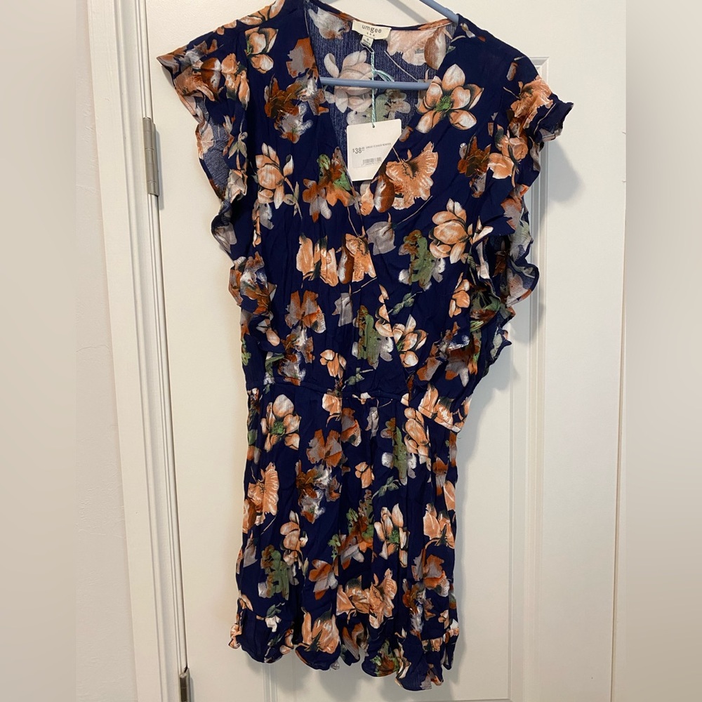Umgee floral romper, size S, NWT, never worn